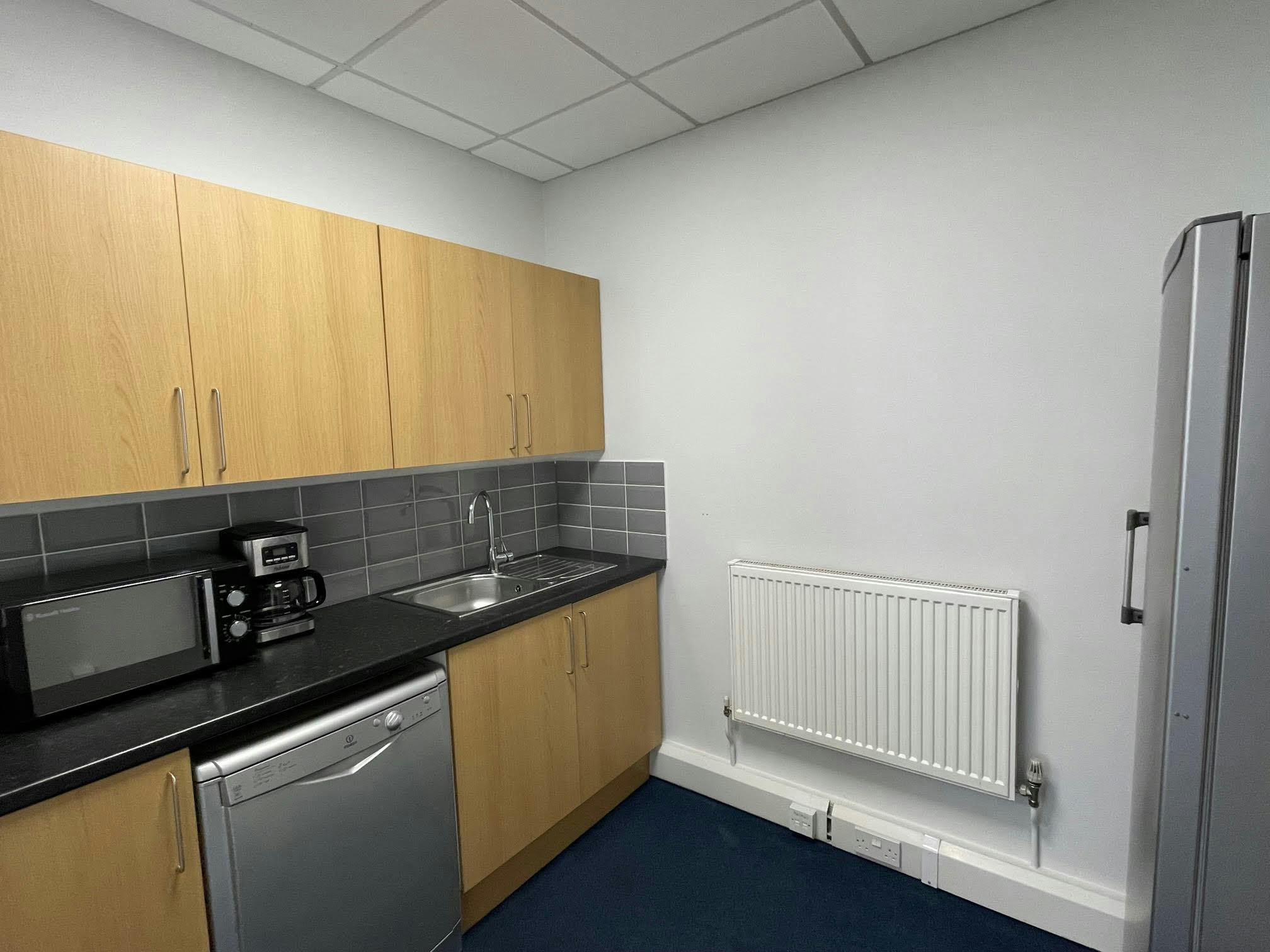 8 Tanners Yard, Bagshot, Offices To Let - unnamed 5.jpg