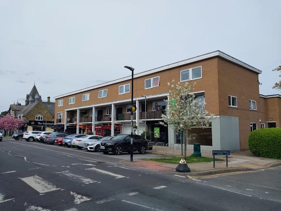 65 Chobham Road, Sunningdale, Retail To Let - IMG-20260410-WA0002.jpg