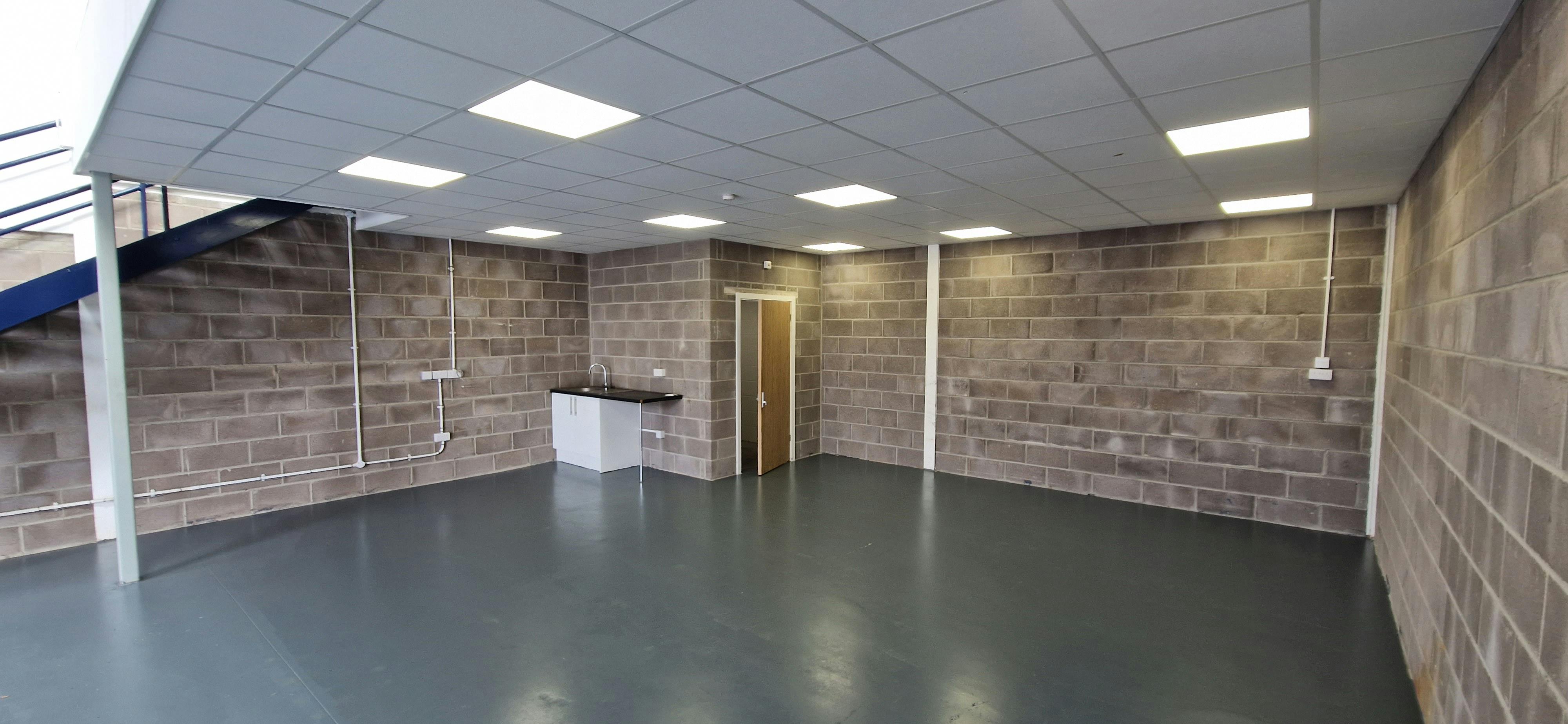 Industrial Unit in Southampton - photo 4