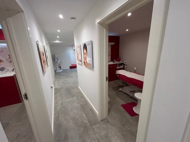 35 St. Leonards Road, Windsor, Retail To Let - Treatment rooms.jpg