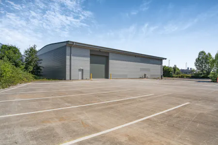 Unit 16, Central Trading Estate, Mosley Road, Trafford Park, Industrial To Let - 8698361-exterior04-800.jpg