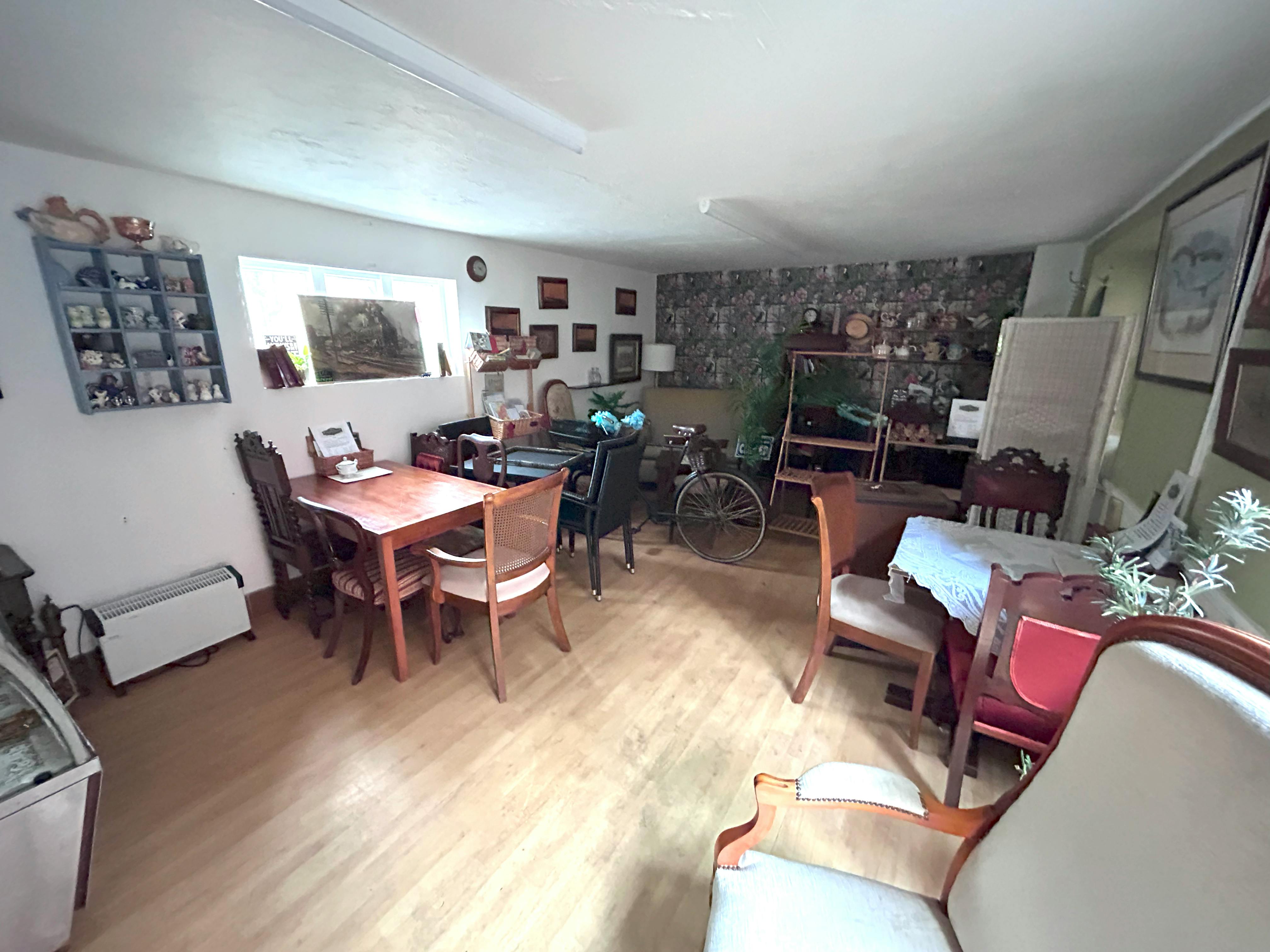 Retail/Shop in Fordingbridge - photo 2