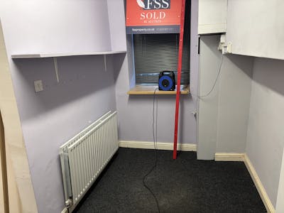 29 Regent Parade, Harrogate, Retail To Let - image00017 2.jpeg