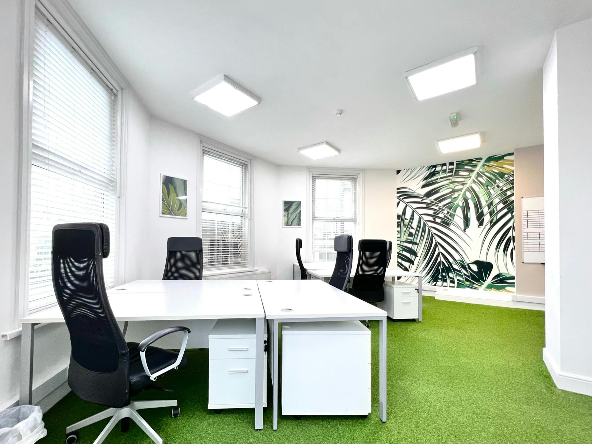 Office in Bournemouth - photo 2