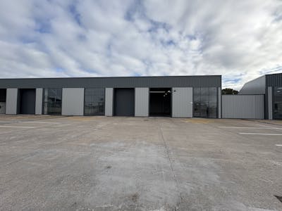 Units 18-20, Severnside Trading Estate, Textilose Road, Manchester, Industrial To Let - IMG_0878.JPG