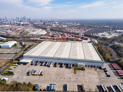 Oxw333, Fraser Place, Manchester, Industrial To Let - drone_photo_040.jpg