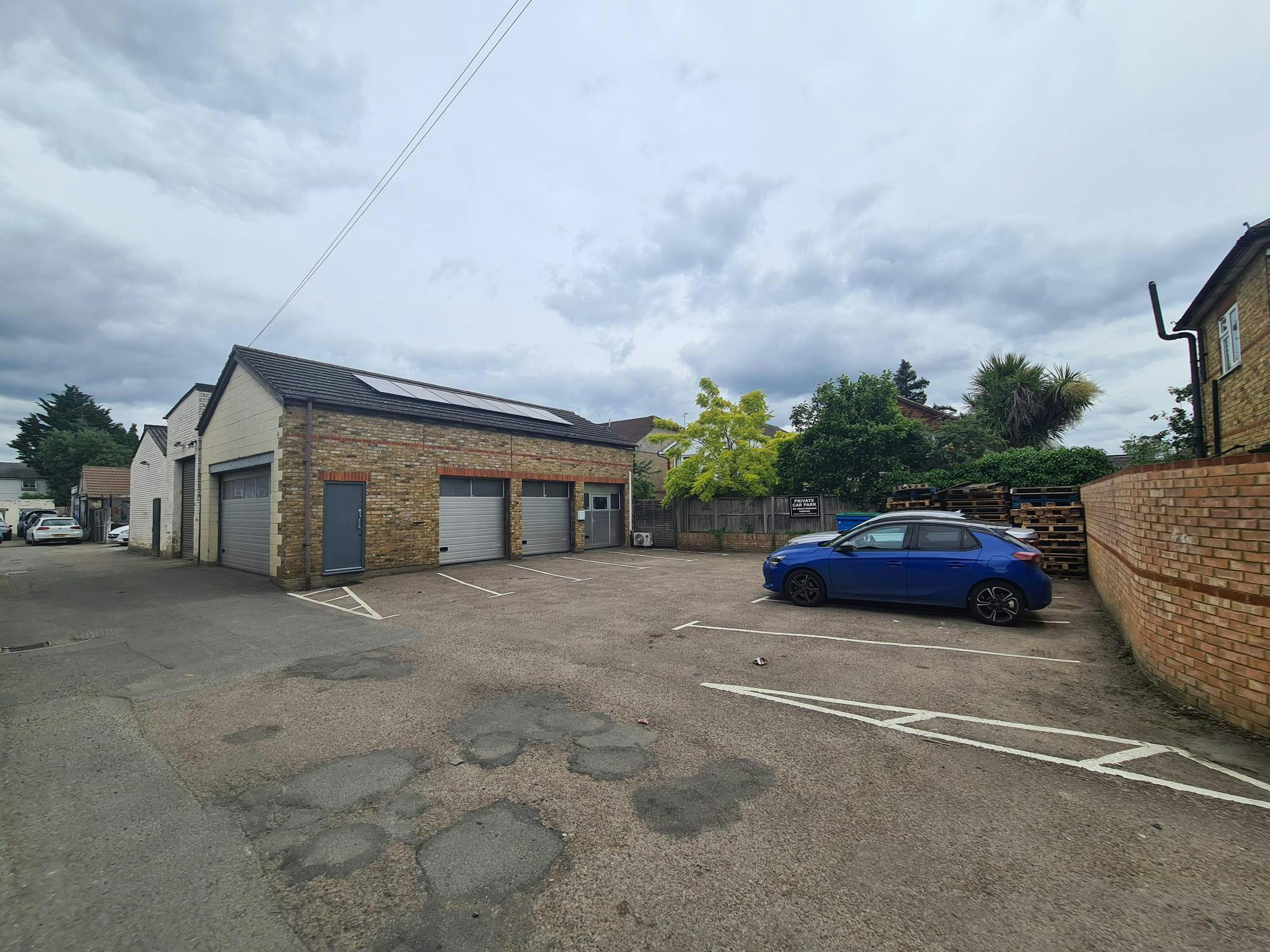 Unit 4A, Addlestone, Industrial / Warehouse To Let - 20240613_115042.jpg