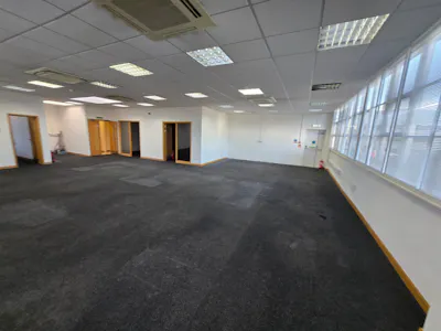 1 Kelvin Industrial Estate, Long Drive, Greenford, Industrial / Warehouse To Let - 1 Kelvin - Air Conditioning.jpeg