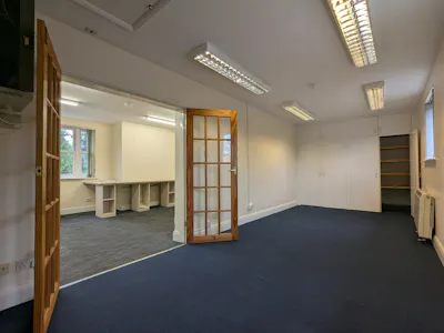 14, High Street, Bramley, Office To Let - PXL_20260417_120820359.jpg