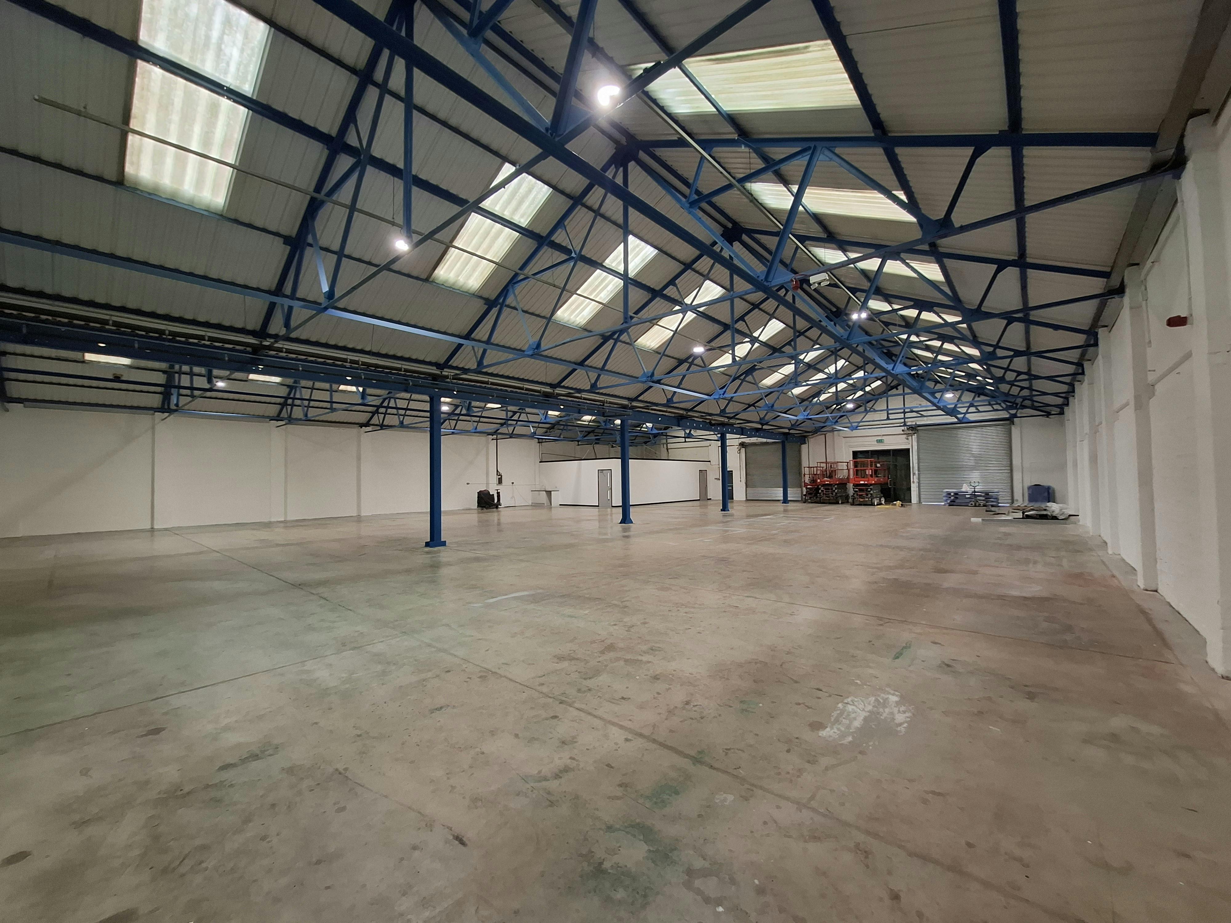 Industrial Unit in Worcester - photo 2