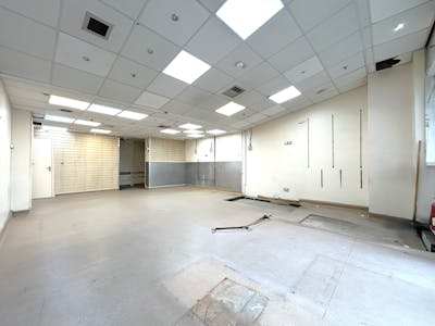 49 Westferry Circus, London, Retail / Showroom To Let - Interior 4.jpg