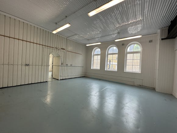 392-393 Mentmore Terrace, London Fields, Industrial / Retail / Leisure To Let - 20230522_093000209_iOS.jpg