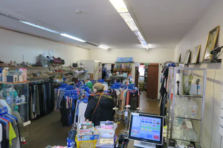 225 Kenton Road, Harrow, Retail To Let - IMG_3273.JPG