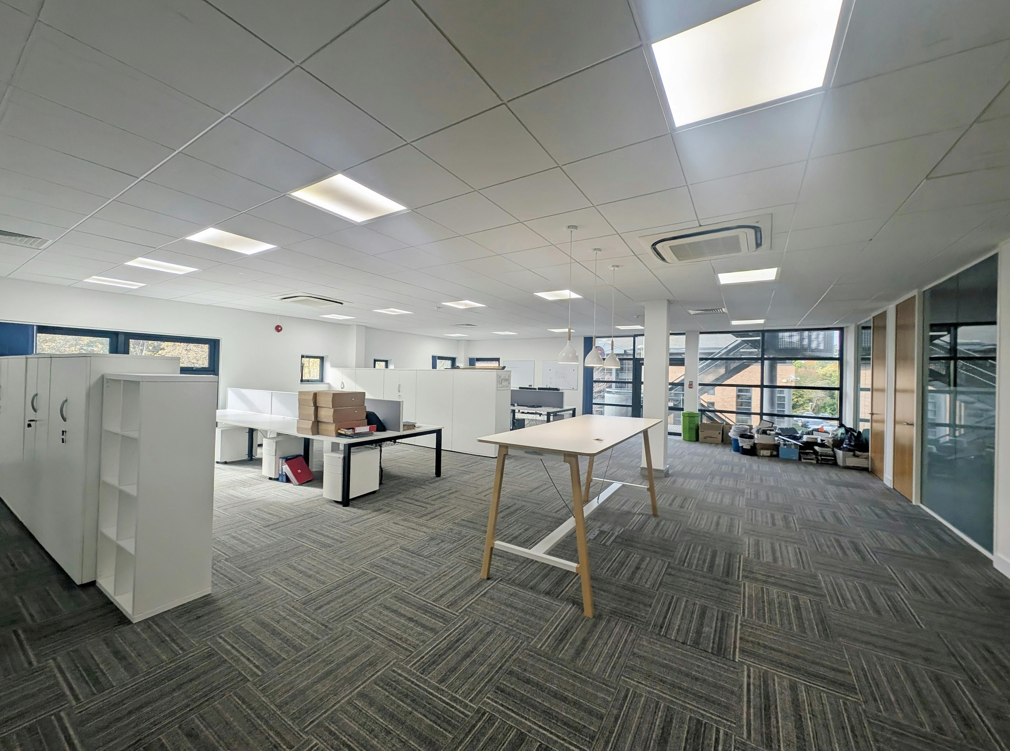 Office in Fareham - photo 3