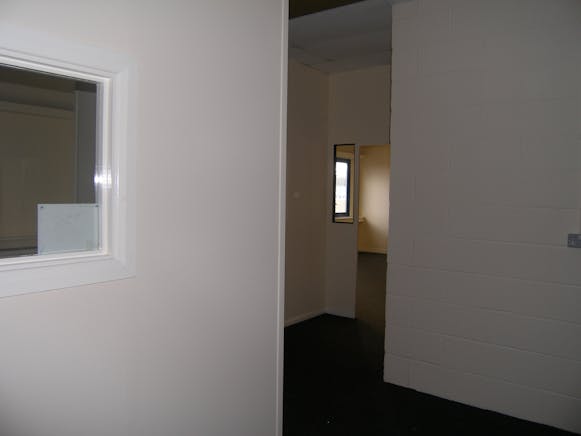 Warwick House, Harlow, Offices To Let - P2150031.JPG