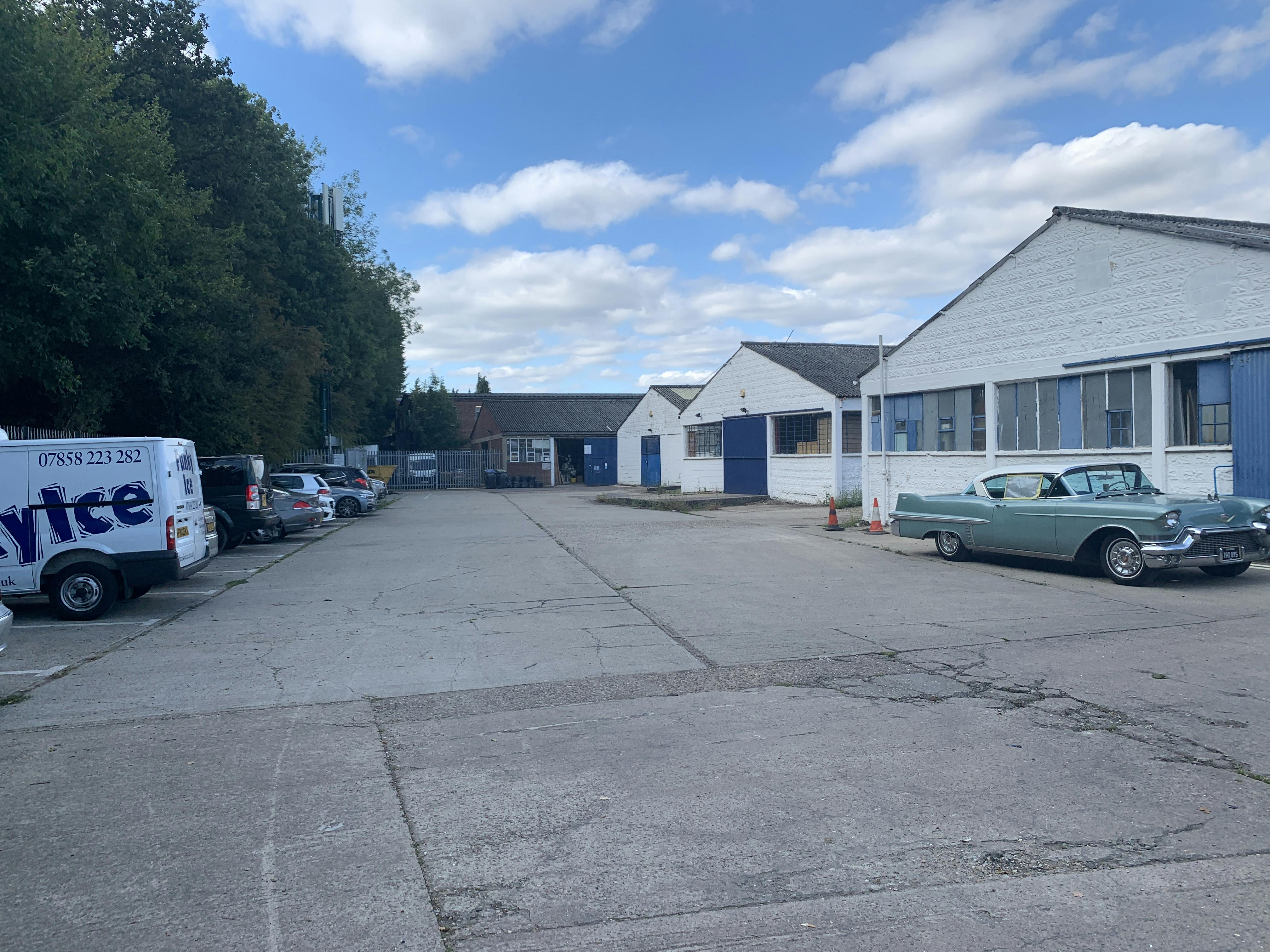 Unit 4A, Mimram Road, Hertford, Industrial To Let - 4 Mimram exterior 2 .JPG