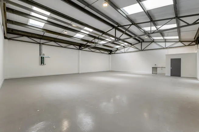 Units 4 The Point, Aylesbury, Industrial To Let - 112373_Unit 4 The Point (8).jpg