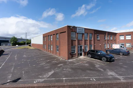 Unit 11, Fairway Trading Estate, Heathrow, Industrial / Warehouse To Let - IW-060626DL-012.jpg