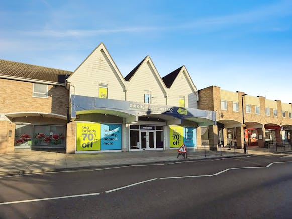 36-38 Bridge Street, Halstead, Retail To Let - 59784fc3-WhatsApp 20Image 202026-01-14 20at 2013.42.01.jpeg