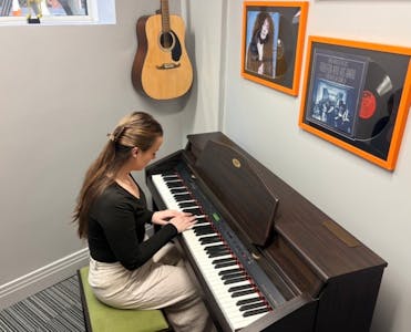 Alliance House, 12 Caxton Street Offices, London, Serviced Office To Let - 36.-Piano-845x684.jpeg