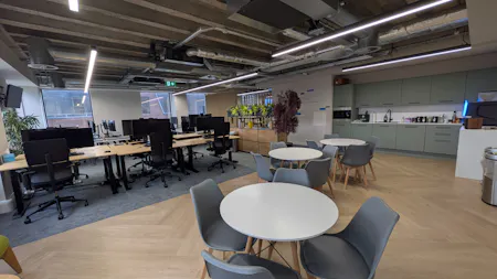 Suite 5B, Centurion House, Manchester, Office Lease Assignment - Breakout Area.jpg