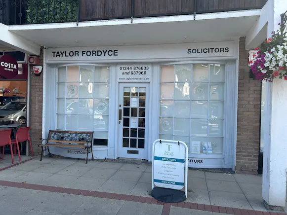 61 Chobham Road, Sunningdale, Offices / Retail To Let - 17.jpg