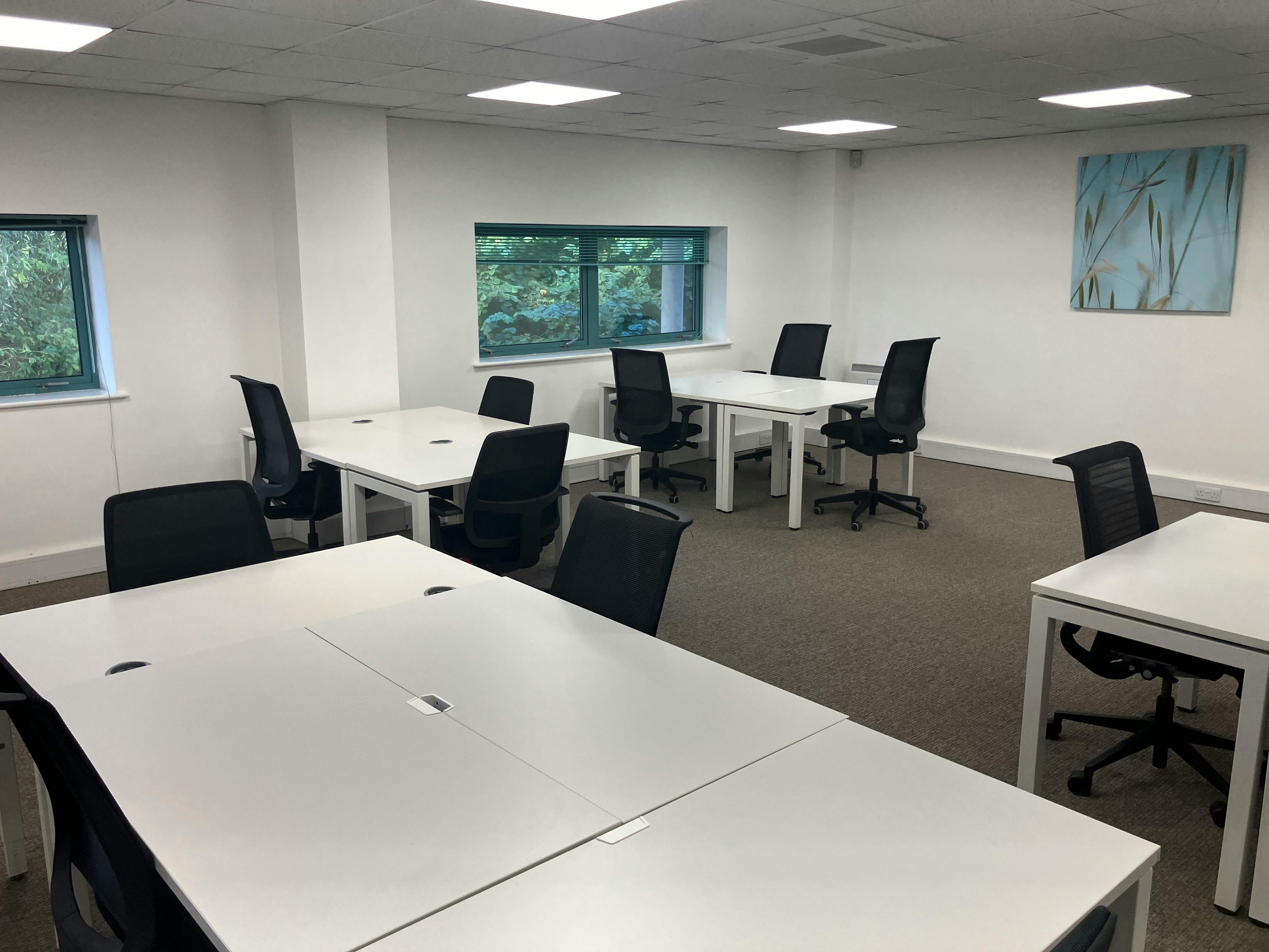 Office in Havant - photo 2