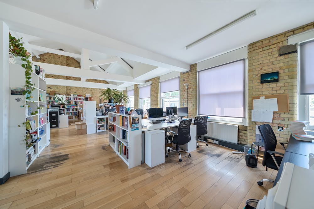 Unit 11, Shepperton House, London, Office Lease Assignment - 1312080168529dce31386ARW1.jpg