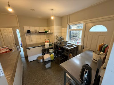 86 Sutton Road, Southend-on-Sea, Hot Food Takeaway / Retail For Sale - 25984f30-5160-4745-aa90-e312f84a9617.jpg