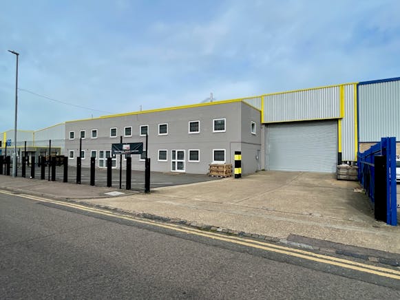 Unit 14B Cosgrove Way, Luton, Industrial To Let - IMG_4594.jpeg