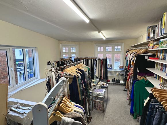 132 London Road, Knebworth, Office / Retail To Let - IMG_5125.JPG