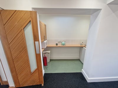 25 London Road, Waterlooville, Leisure / Office / Retail For Sale - 20260326_102204.jpg