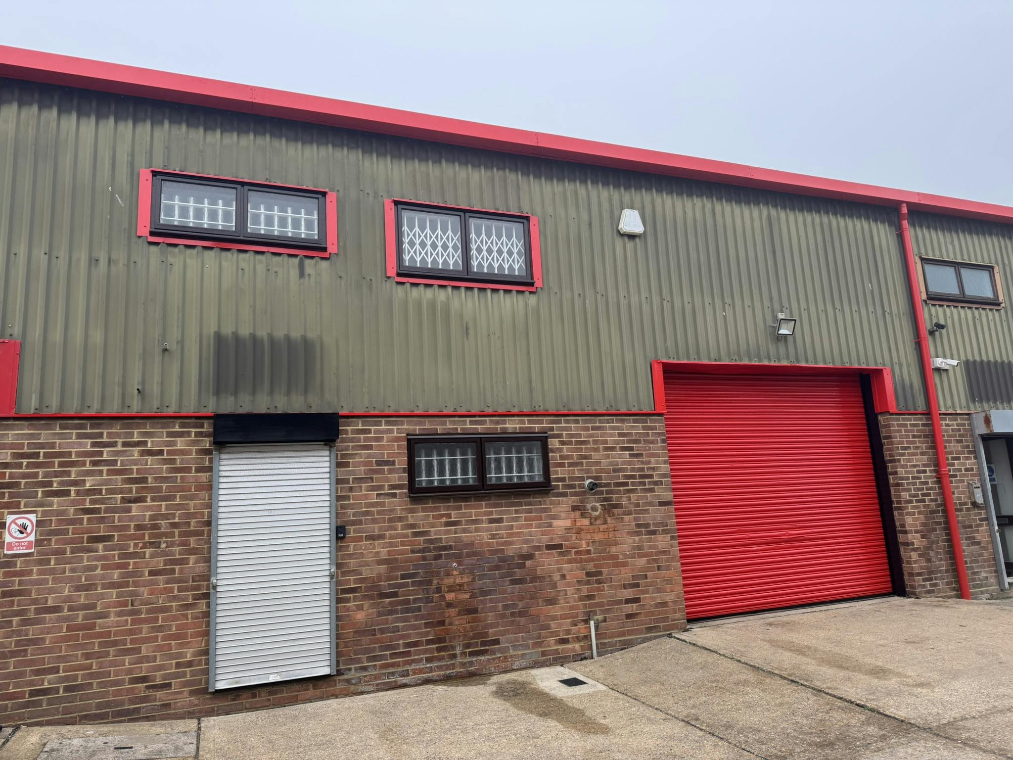 Unit 5B Manor Way, Woking, Industrial / Warehouse To Let - IMG_5575.JPEG