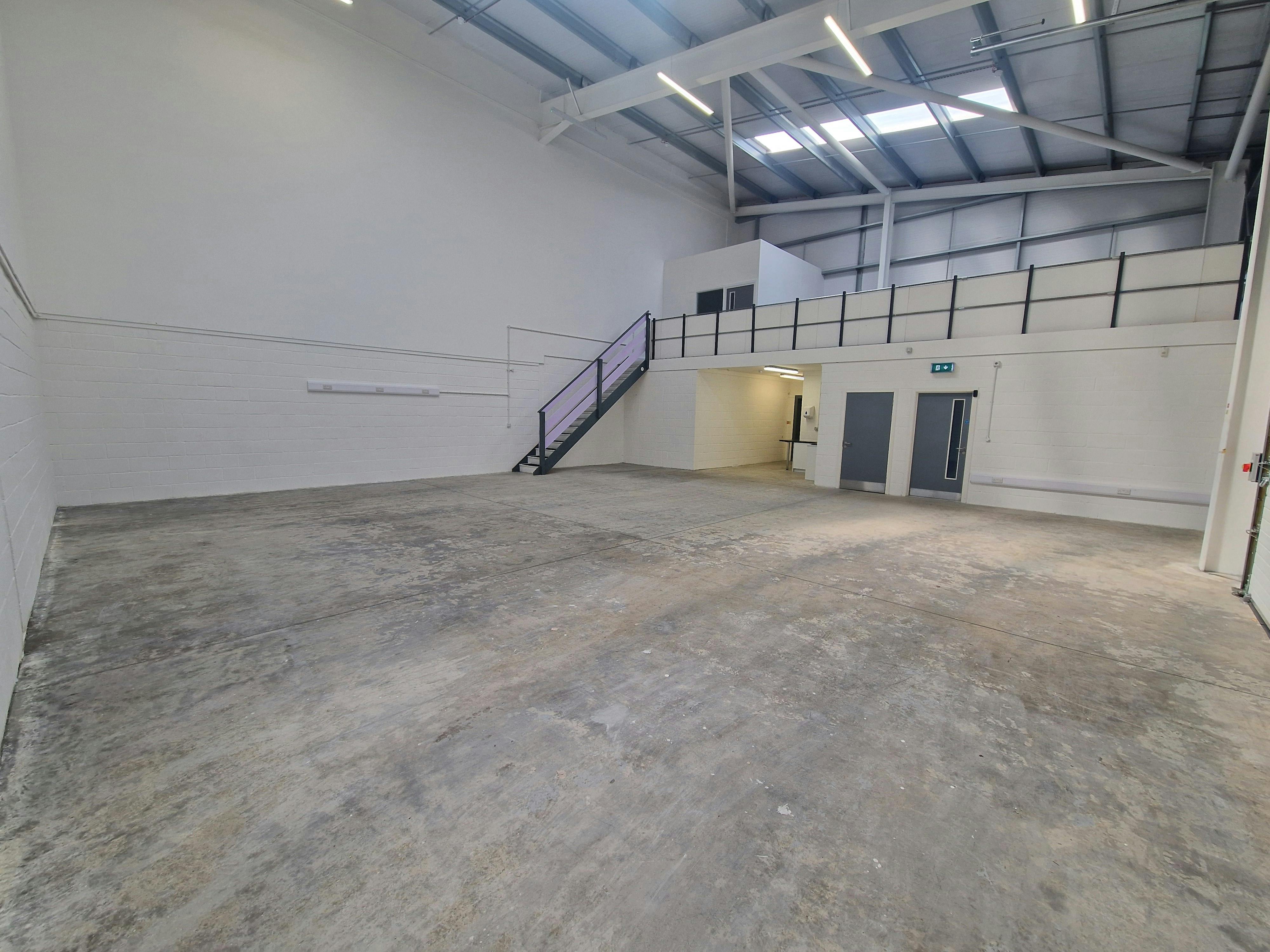 Industrial Unit in Portsmouth - photo 3