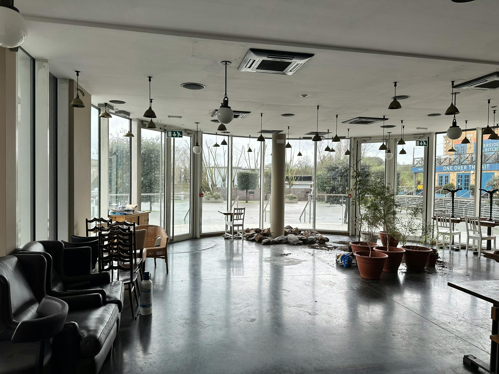 Unit 12, 8 Kew Bridge Road, Brentford, Restaurant To Let - IMG_2552.JPEG