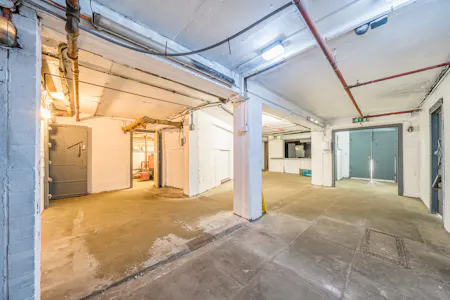 Bunker 51, 3 Herringham Road, Charlton, Class E Retail / Leisure / D2 (Assembly and Leisure) / Leisure / Light Industrial / Open Storage / Trade / Warehouse / Yard To Let - 1433196-19-69c3e2d57c02e.jpg