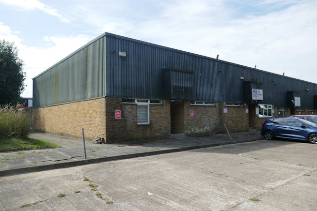 1 Horsecroft Place, Harlow, Industrial To Let - P1030424.JPG