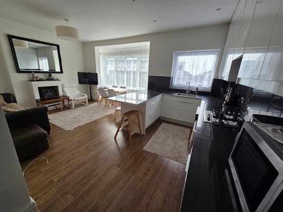 721 London Road, Westcliff-on-Sea, Mixed Use / Retail For Sale - WhatsApp Image 2026-03-06 at 09.33.39.jpg.jpeg