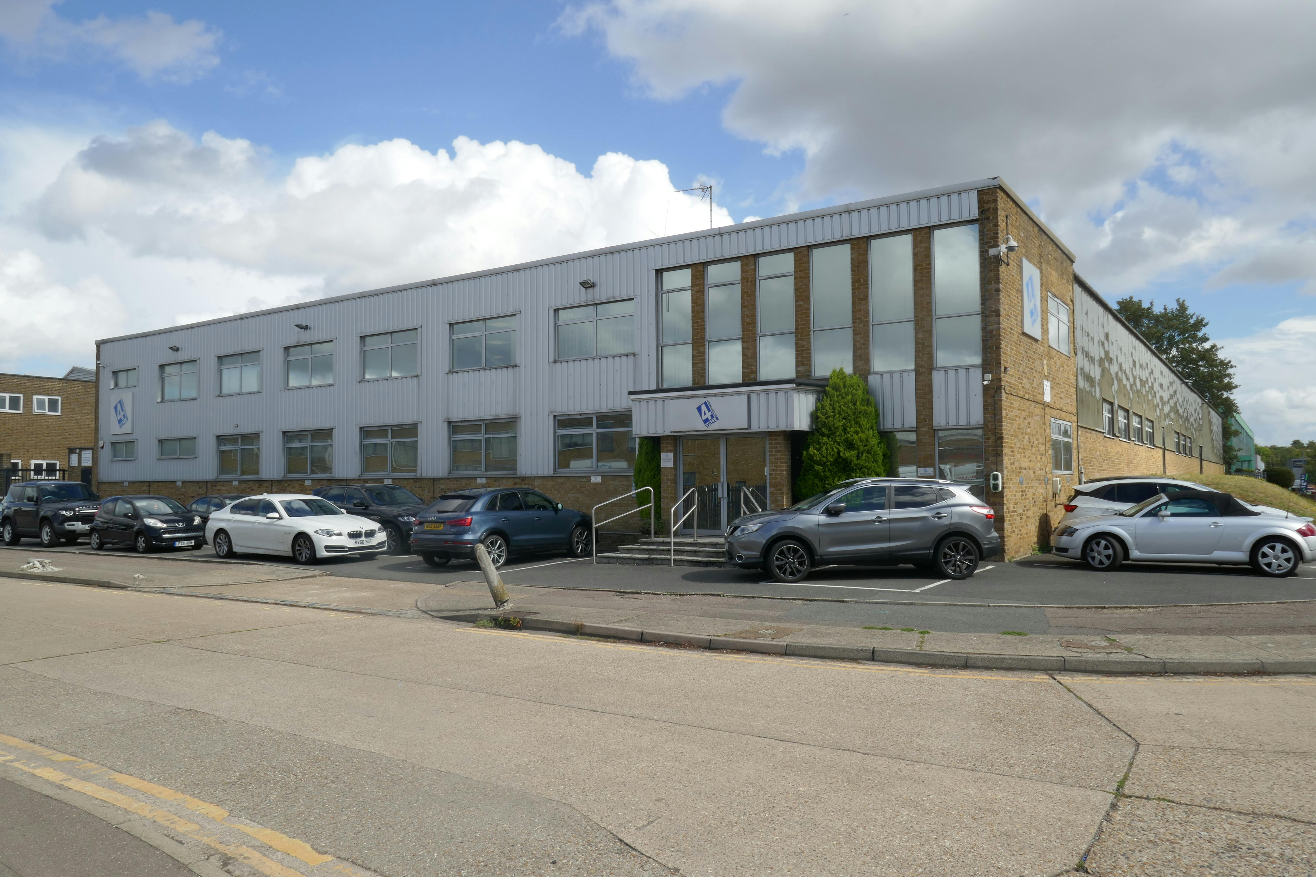 5 Central Road, Harlow, Industrial To Let - P1050969.JPG