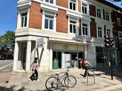308-312 Chiswick High Road, London, Retail To Let - IMG_1251.JPEG