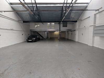 Unit 8, Watford, Warehouse To Let - PXL_20241023_105833370.jpg