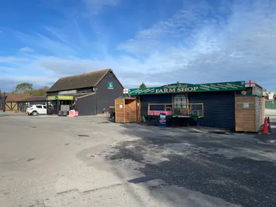 View Garden Centre (Concession Space), Chelmsford Road, Wickford, Retail / Showroom To Let - IMG_5549.JPG