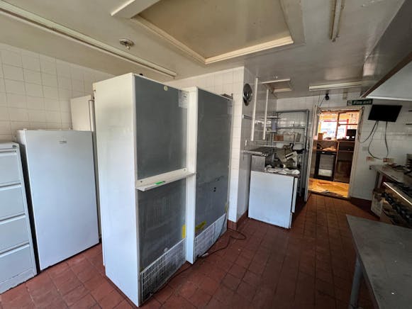 140-142 Sutton Road, Southend-On-Sea, Retail To Let - IMG20250819WA0017.jpg
