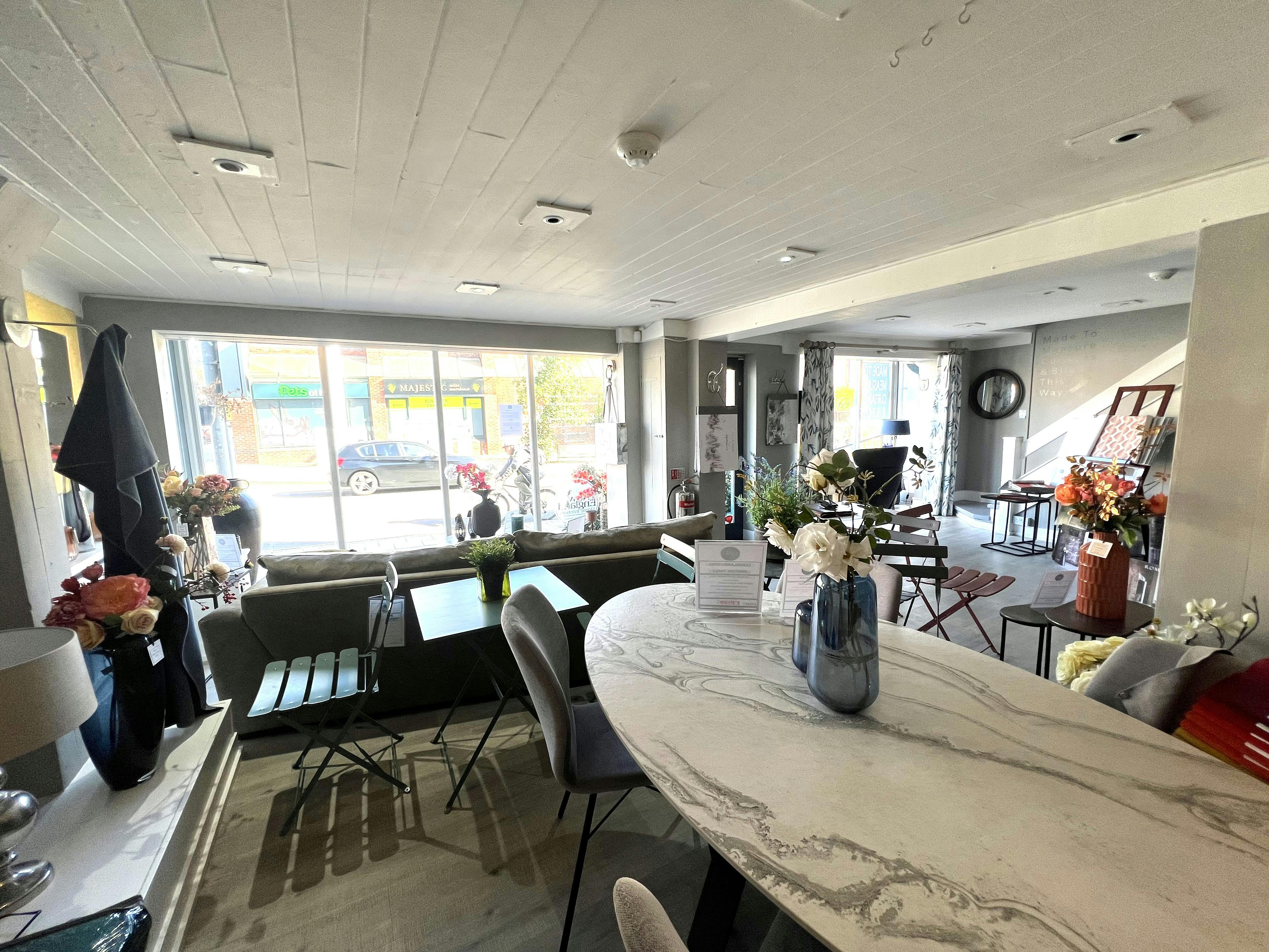 60-62 East Street, Horsham, Retail To Let - IMG_9100.jpeg