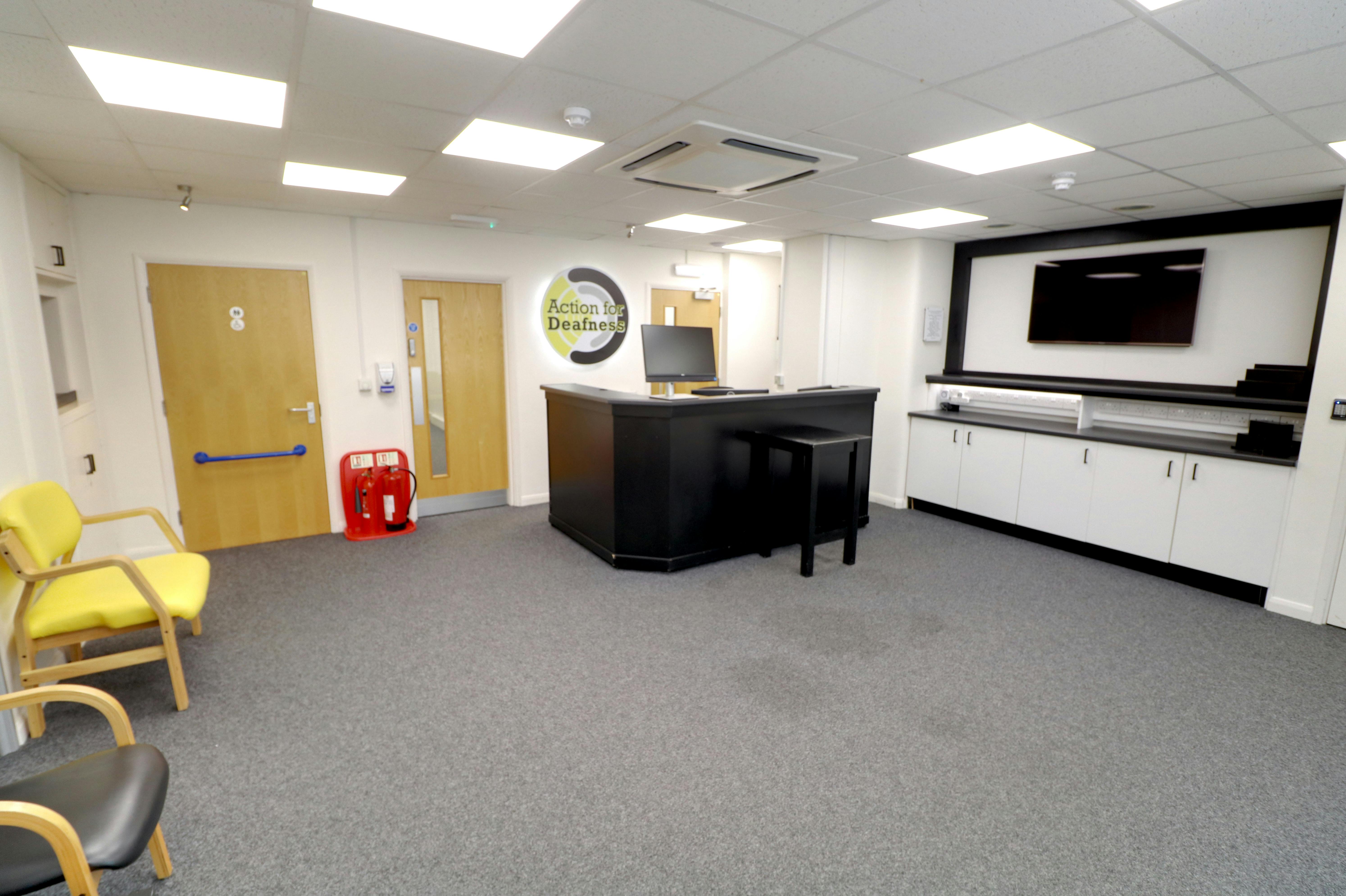 22-24 Sussex Road, Haywards Heath, Office / Retail To Let - Reception 3.jpg