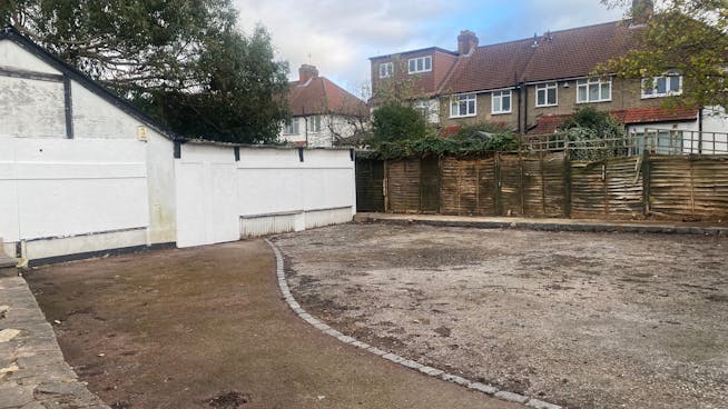 Ground Floor and Rear Land, 126 Central Road, Worcester Park, Retail To Let - IMG_8603.jpg