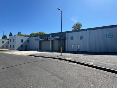 Units 14 & 15 Saxon Way Trading Centre, Saxon Way, West Drayton, Industrial / Warehouse To Let - IMG_2758.JPG