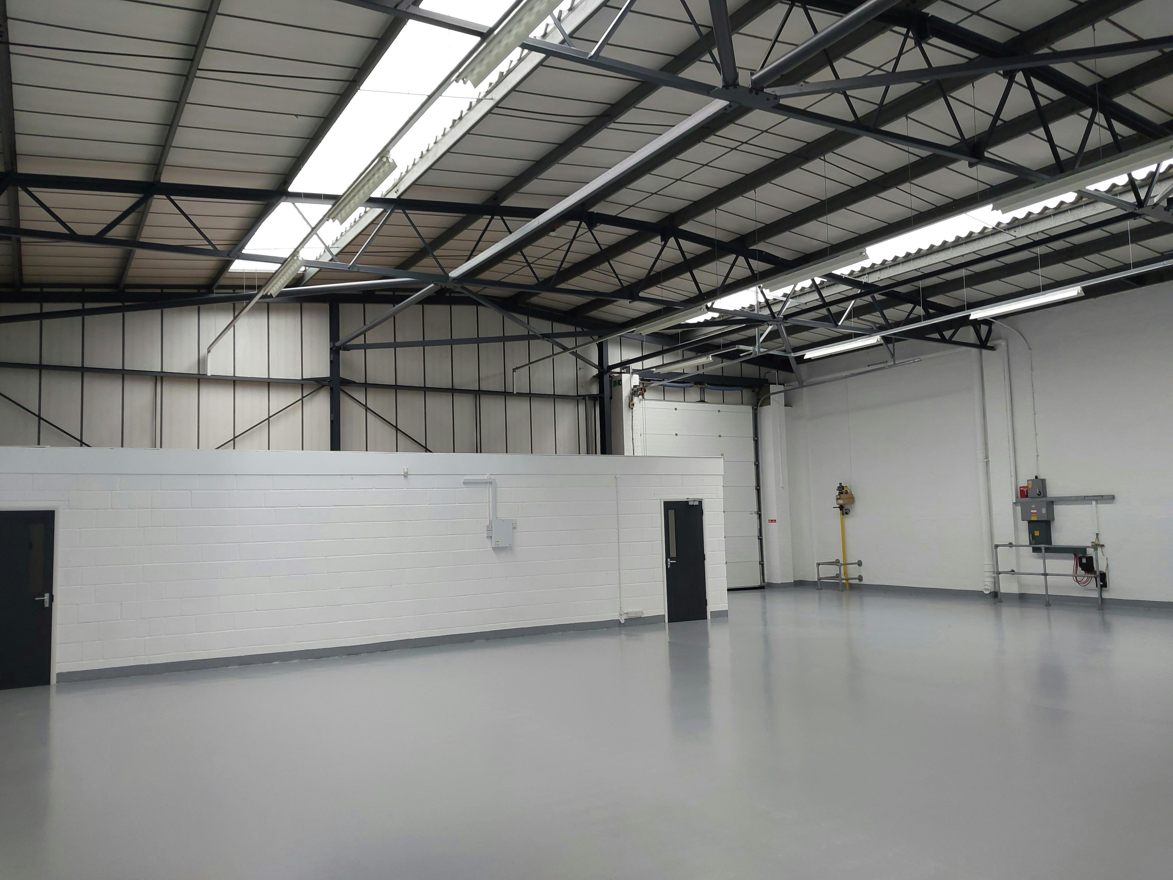 Unit 12, Bilton Industrial Estate, Bracknell, Industrial To Let - 20230320_142057.jpg