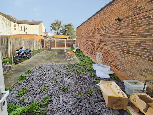 Rear of 721 London Road, Westcliff-on-Sea To Let - 588e1a68-WhatsApp 20Image 202026- 20at 2009.33.40.jpeg