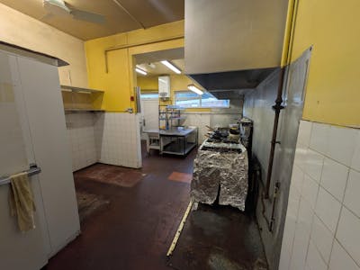 7 Creswell Corner, Woking, Retail For Sale - 1000036898.jpg